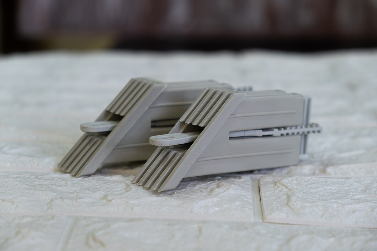 Sash corner amplifiers